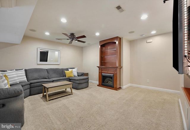 365 CROSS CREEK DR, Huntingtown, MD 20639