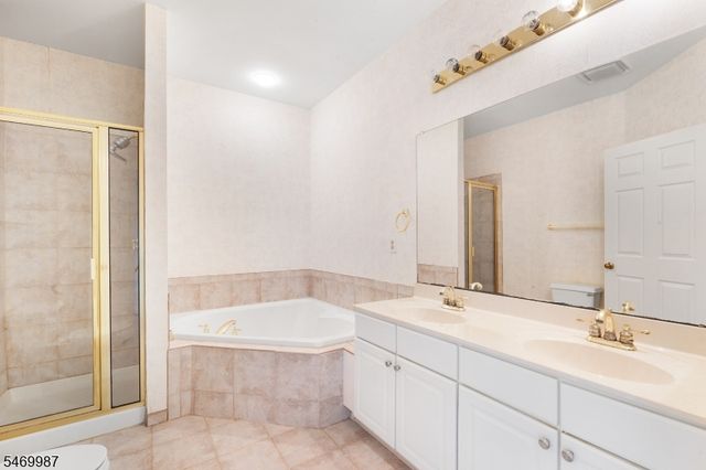 45 Four Oaks Rd, Bedminster Twp., NJ 07921