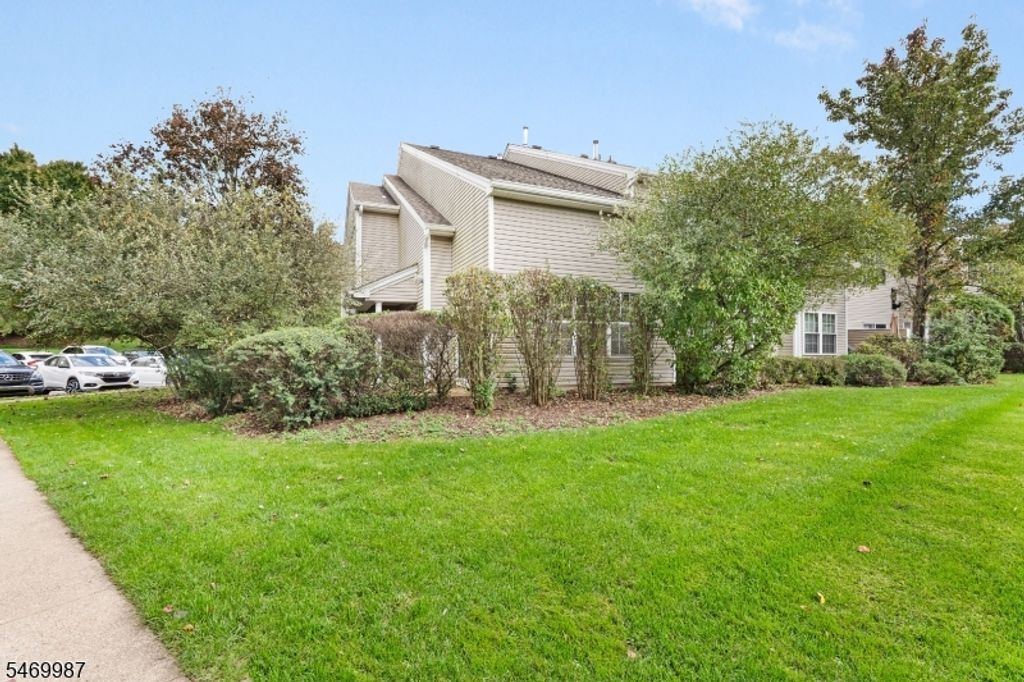 45 Four Oaks Rd, Bedminster Twp., NJ 07921
