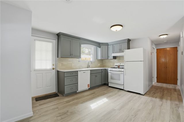 153 FALCON Avenue, Warwick, RI 02888