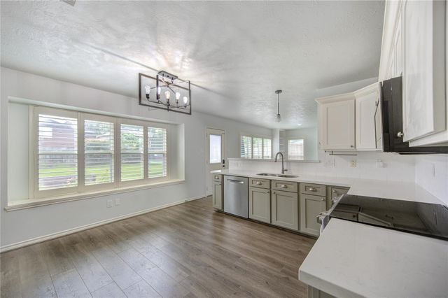 3526 Pecan Point Drive, Sugar Land, TX 77478