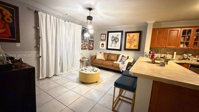 8851 NW 119th St 6102, Hialeah Gardens, FL 33018