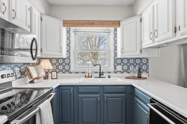 1823 Birchton Avenue, Portage City, MI 49024