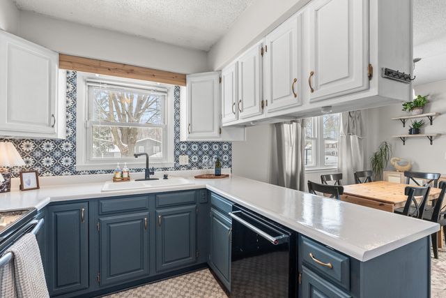 1823 Birchton Avenue, Portage City, MI 49024