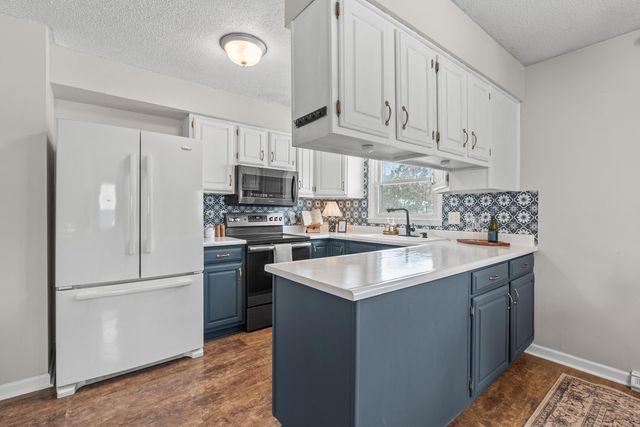 1823 Birchton Avenue, Portage City, MI 49024