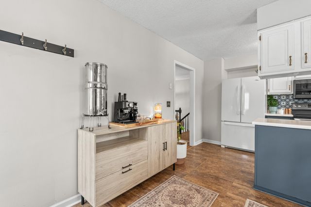 1823 Birchton Avenue, Portage City, MI 49024