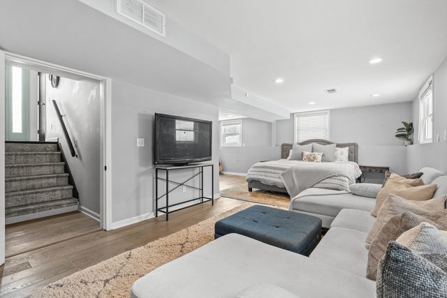 1823 Birchton Avenue, Portage City, MI 49024