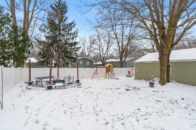 1823 Birchton Avenue, Portage City, MI 49024