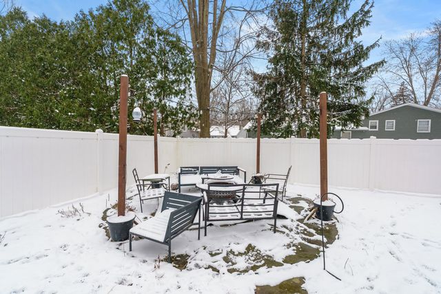 1823 Birchton Avenue, Portage City, MI 49024