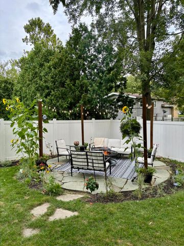 1823 Birchton Avenue, Portage City, MI 49024