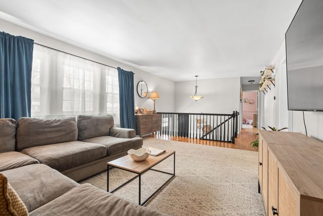 1823 Birchton Avenue, Portage City, MI 49024