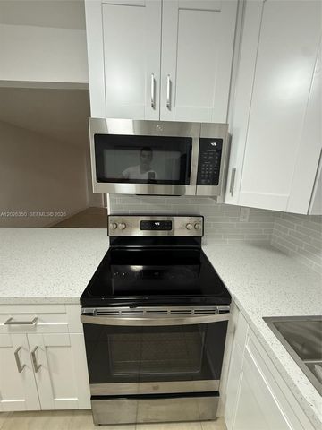 15221 NE 6th Ave A111, Miami, FL 33162