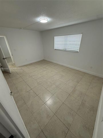 15221 NE 6th Ave A111, Miami, FL 33162