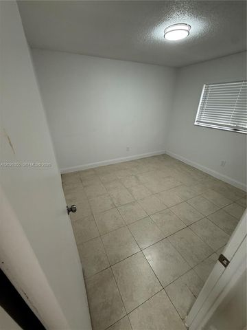 15221 NE 6th Ave A111, Miami, FL 33162