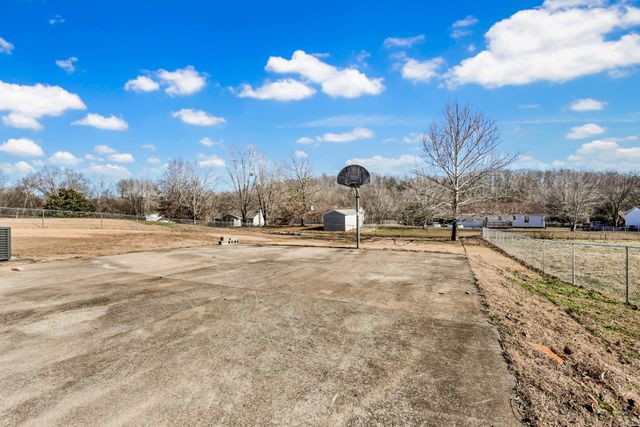 1412 McClardy Rd, Clarksville, TN 37042