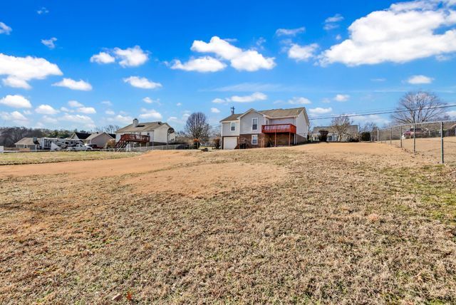 1412 McClardy Rd, Clarksville, TN 37042