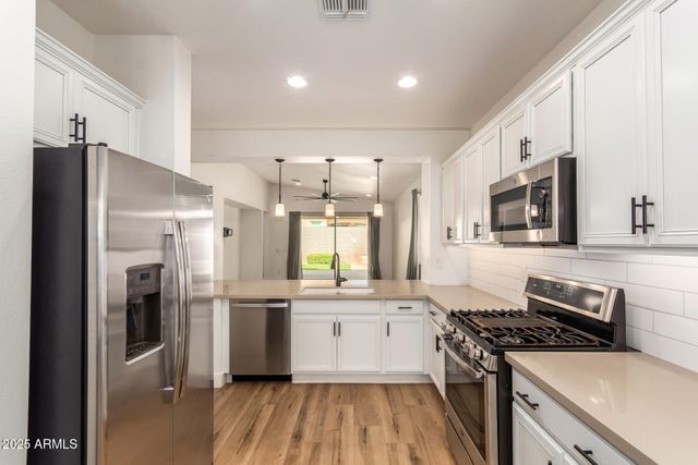 614 E BRISA Drive, Phoenix, AZ 85085