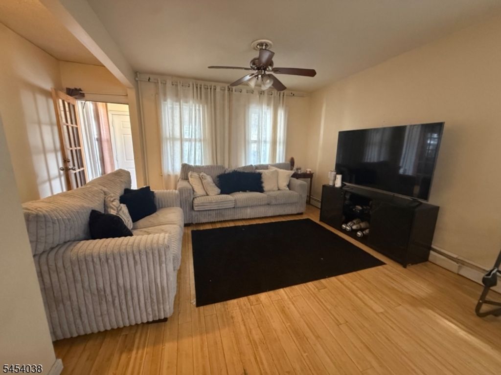 834 Rebecca Pl, Elizabeth City, NJ 07201 — photo 3