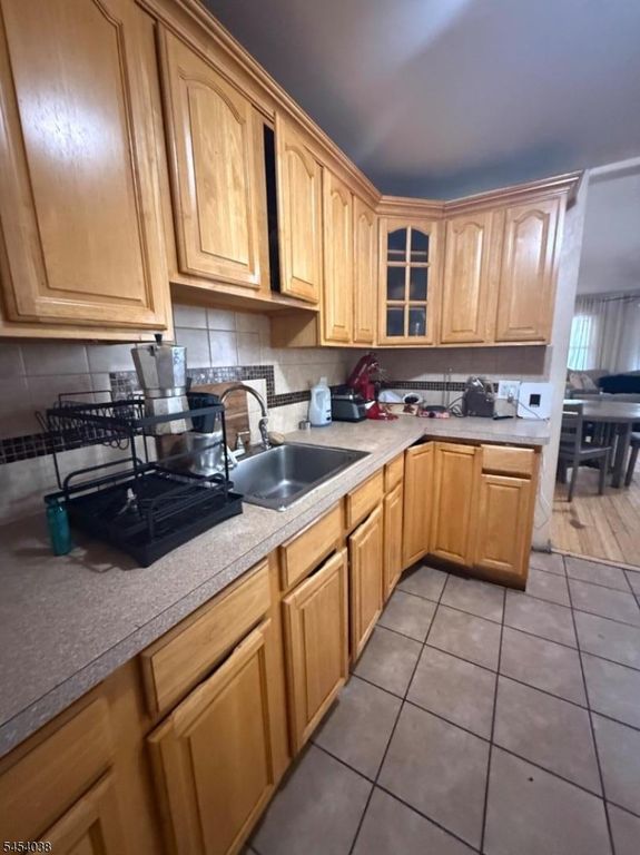 834 Rebecca Pl, Elizabeth City, NJ 07201 — photo 5