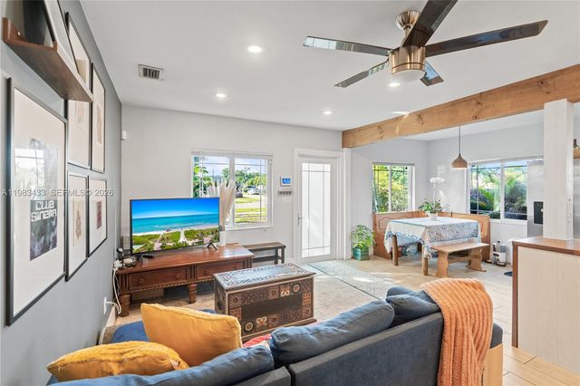 2447 Wilson St, Hollywood, FL 33020