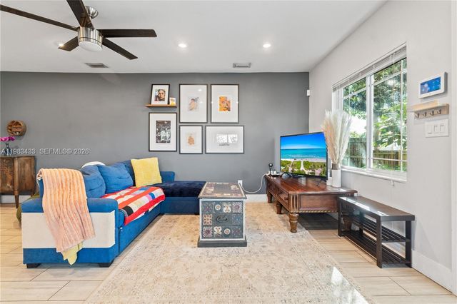 2447 Wilson St, Hollywood, FL 33020