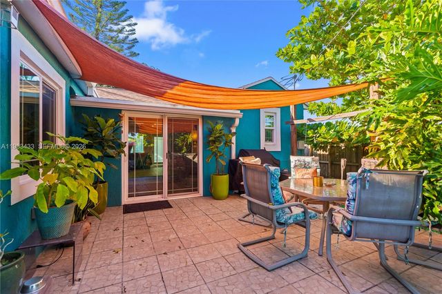 2447 Wilson St, Hollywood, FL 33020