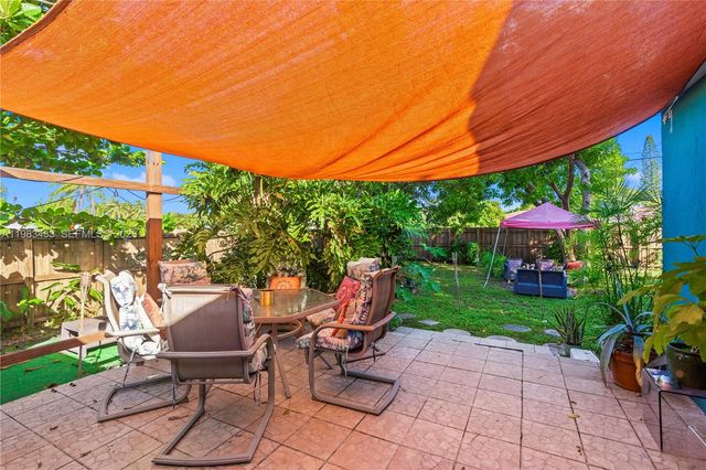 2447 Wilson St, Hollywood, FL 33020