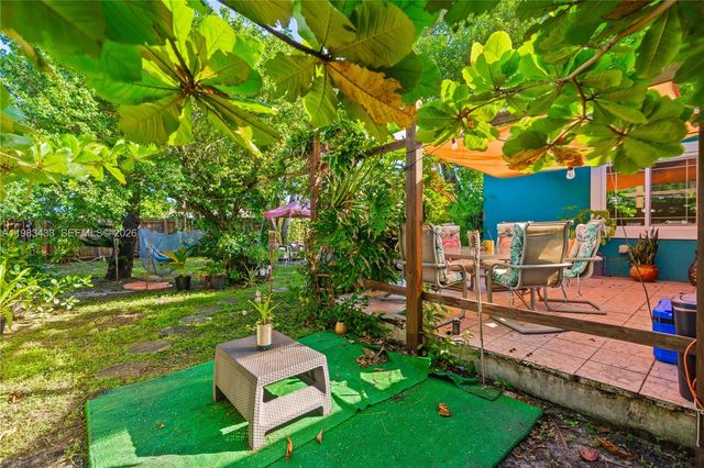 2447 Wilson St, Hollywood, FL 33020