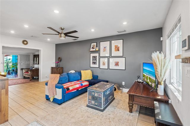 2447 Wilson St, Hollywood, FL 33020