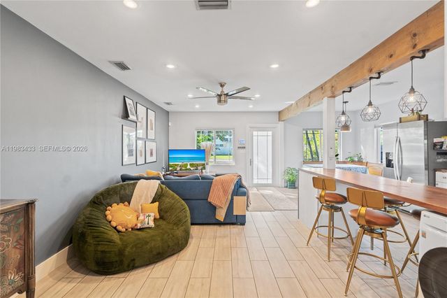 2447 Wilson St, Hollywood, FL 33020