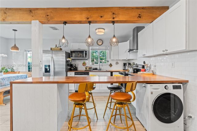 2447 Wilson St, Hollywood, FL 33020