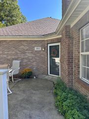 384 Park Woods Lane, Powell, OH 43065