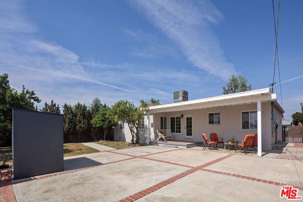 Image 22 of property listing at 13610 Bracken Street, Arleta, CA 91331