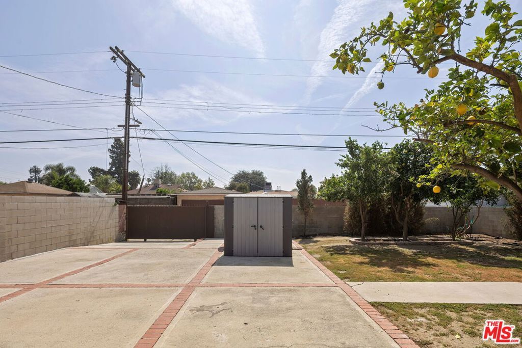 Image 23 of property listing at 13610 Bracken Street, Arleta, CA 91331