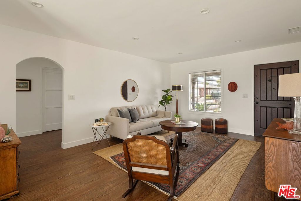 Image 6 of property listing at 13610 Bracken Street, Arleta, CA 91331