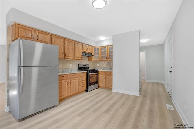 14914 AVERS Avenue, Midlothian, IL 60445