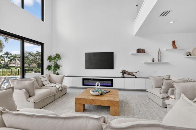 21312 Greenwood Court, Boca Raton, FL 33433