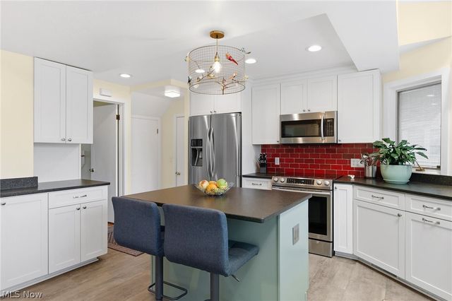 21012 Halburton Road, Beachwood, OH 44122