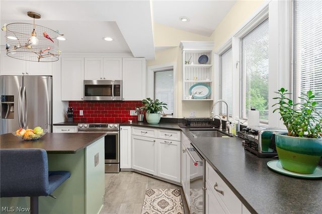 21012 Halburton Road, Beachwood, OH 44122
