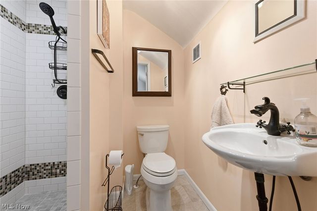 21012 Halburton Road, Beachwood, OH 44122