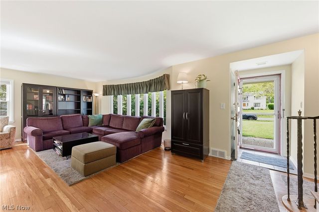 21012 Halburton Road, Beachwood, OH 44122