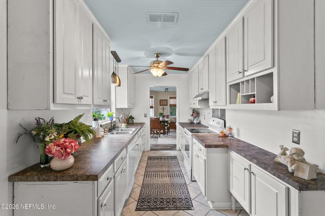 7860 FALCON Street, Jacksonville, FL 32244