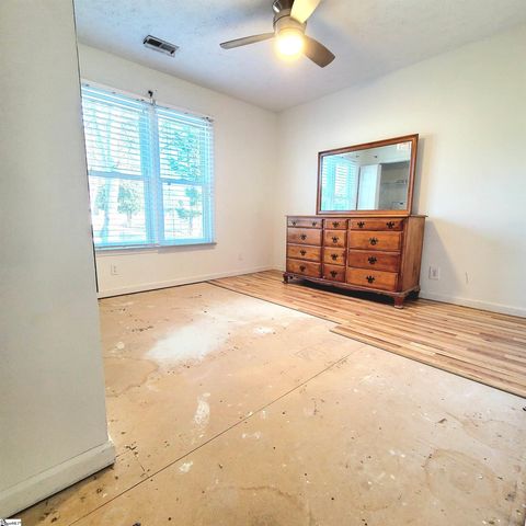 200 Dunwoody` Drive, Simpsonville, SC 29681