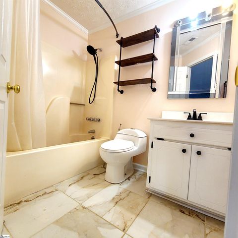 200 Dunwoody` Drive, Simpsonville, SC 29681