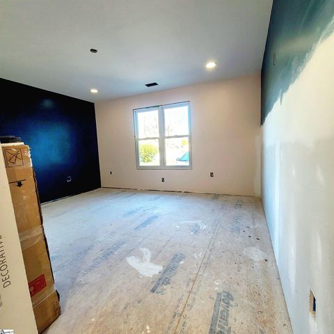 200 Dunwoody` Drive, Simpsonville, SC 29681