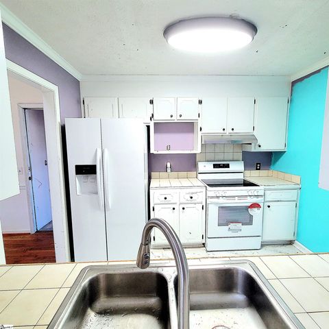 200 Dunwoody` Drive, Simpsonville, SC 29681