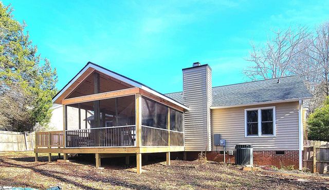 200 Dunwoody` Drive, Simpsonville, SC 29681