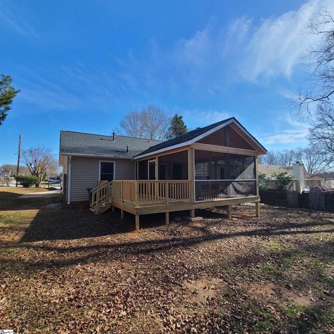 200 Dunwoody` Drive, Simpsonville, SC 29681