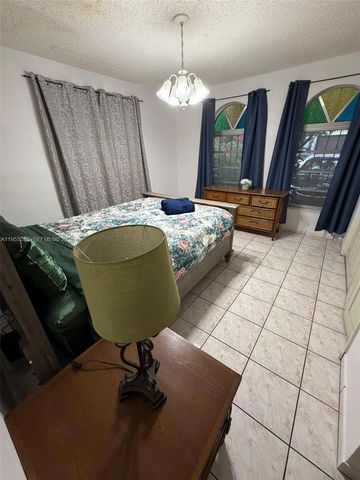 1712 SW 13th St, Miami, FL 33145