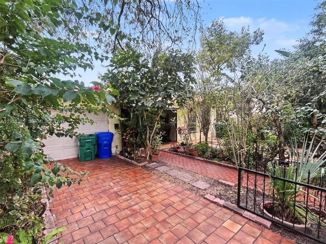 1712 SW 13th St, Miami, FL 33145